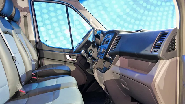 Nội thất Hyundai Solati 16 chỗ