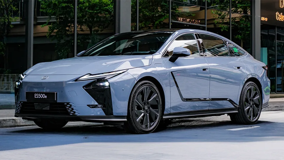 Lexus ES