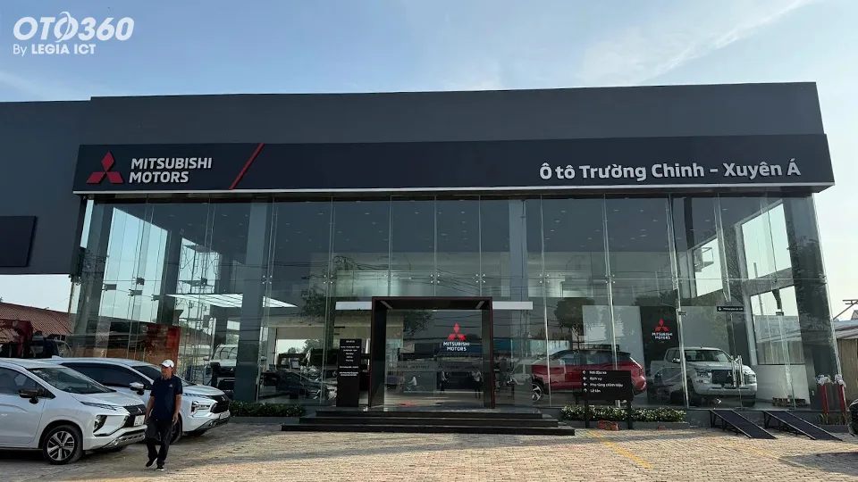 Mitsubishi Xuyên Á