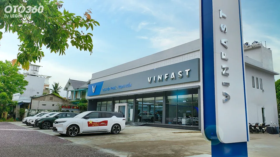 VinFast Nguyễn Phúc - Trịnh Kiểm